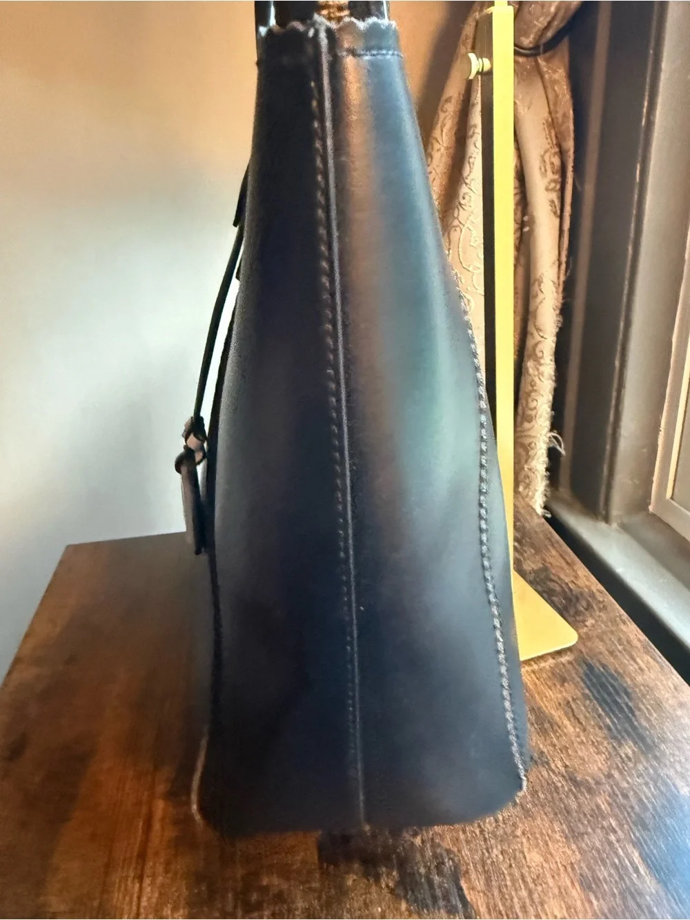 Kate Spade Lily Avenue Carrigan Black Leather Scalloped Tote Bag Charm EUC